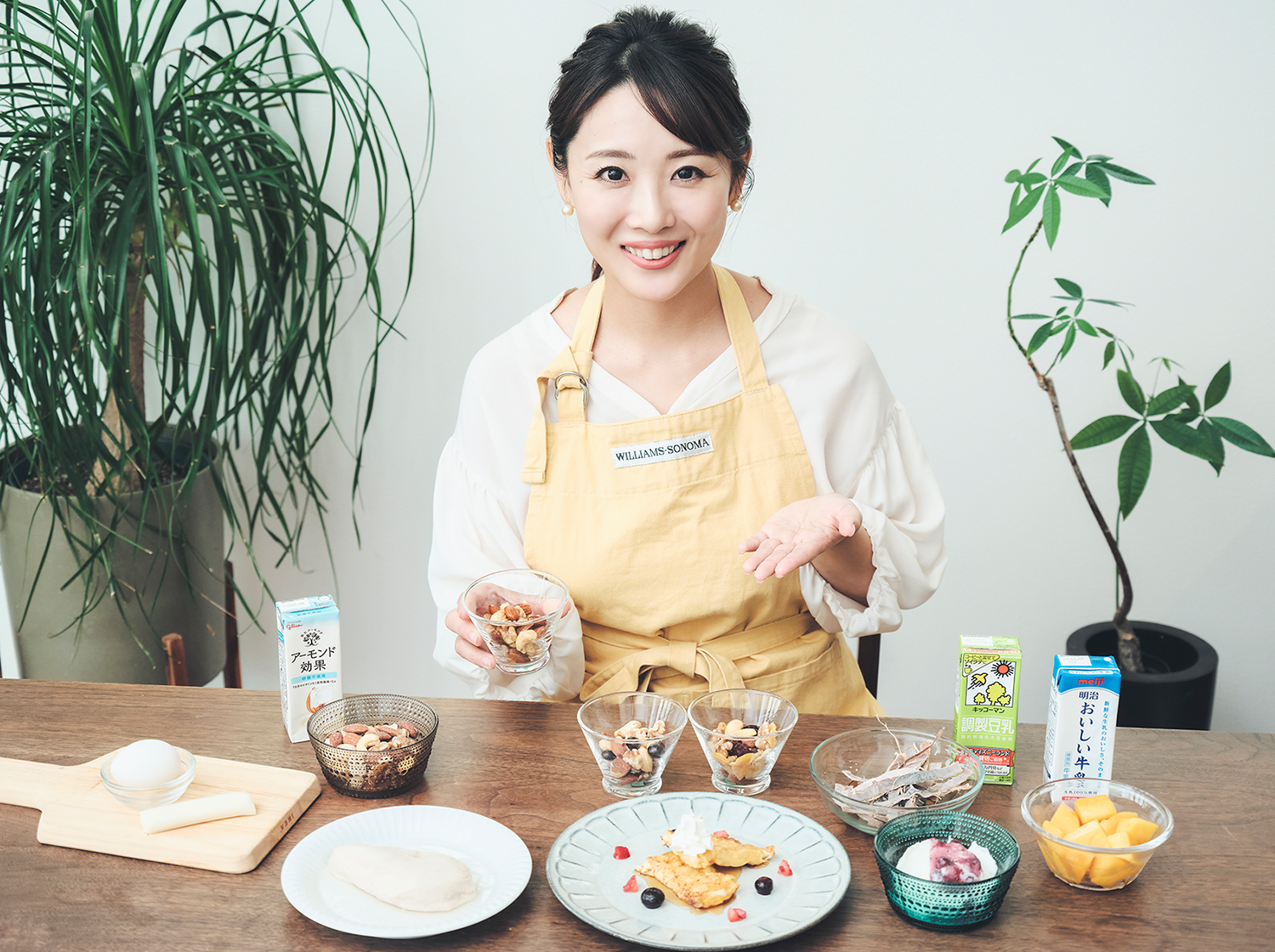 管理栄養士・美容アドバイザーの豊田愛魅さんがおすすめの食材を紹介している写真